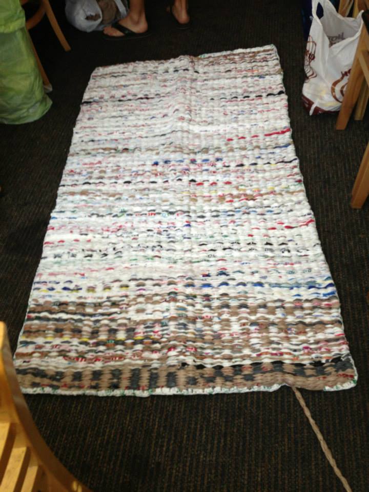 [DIY] Crochet Plastic Bags into Sleeping Mats for the Homeless | 1