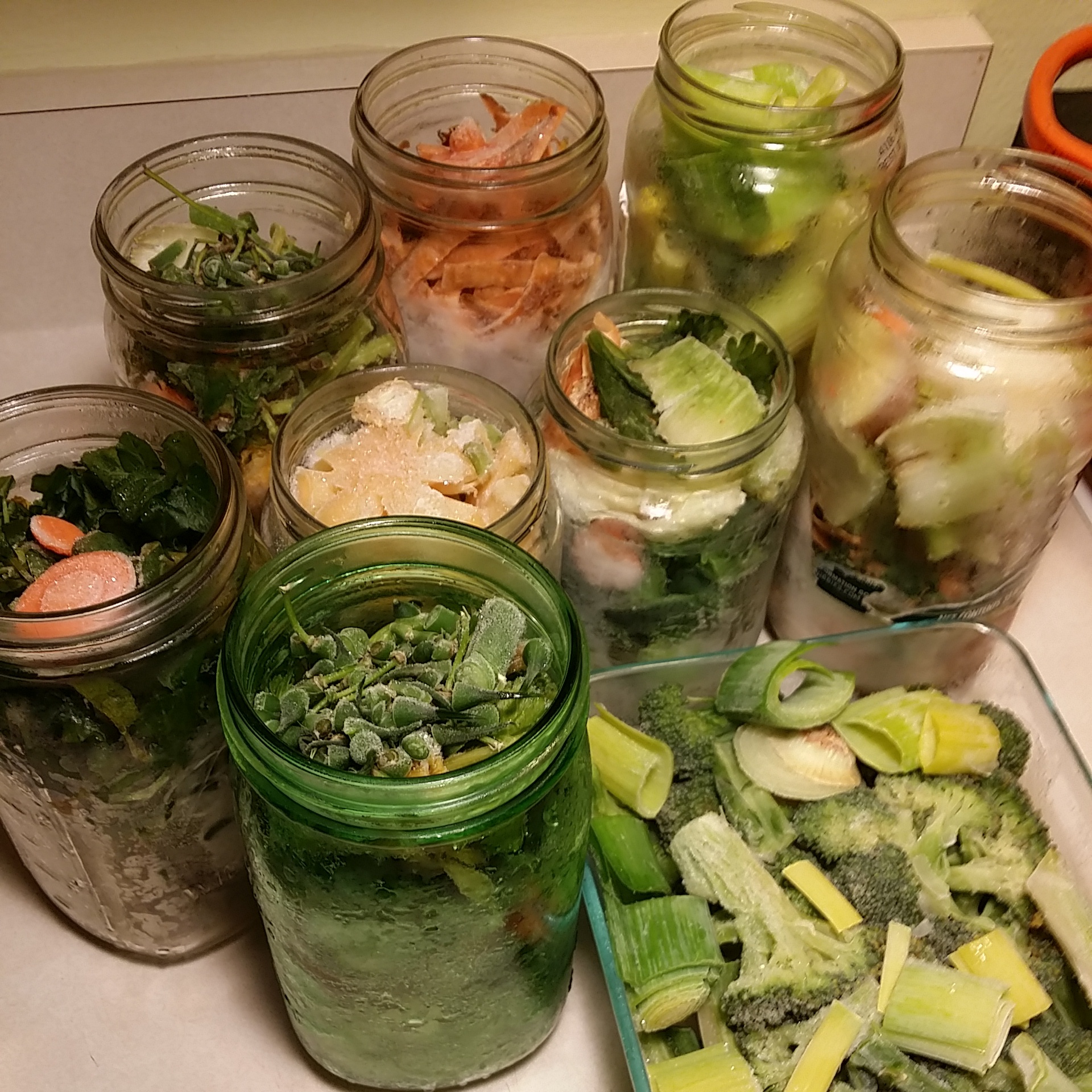 How to Freeze Food in Glass Jars