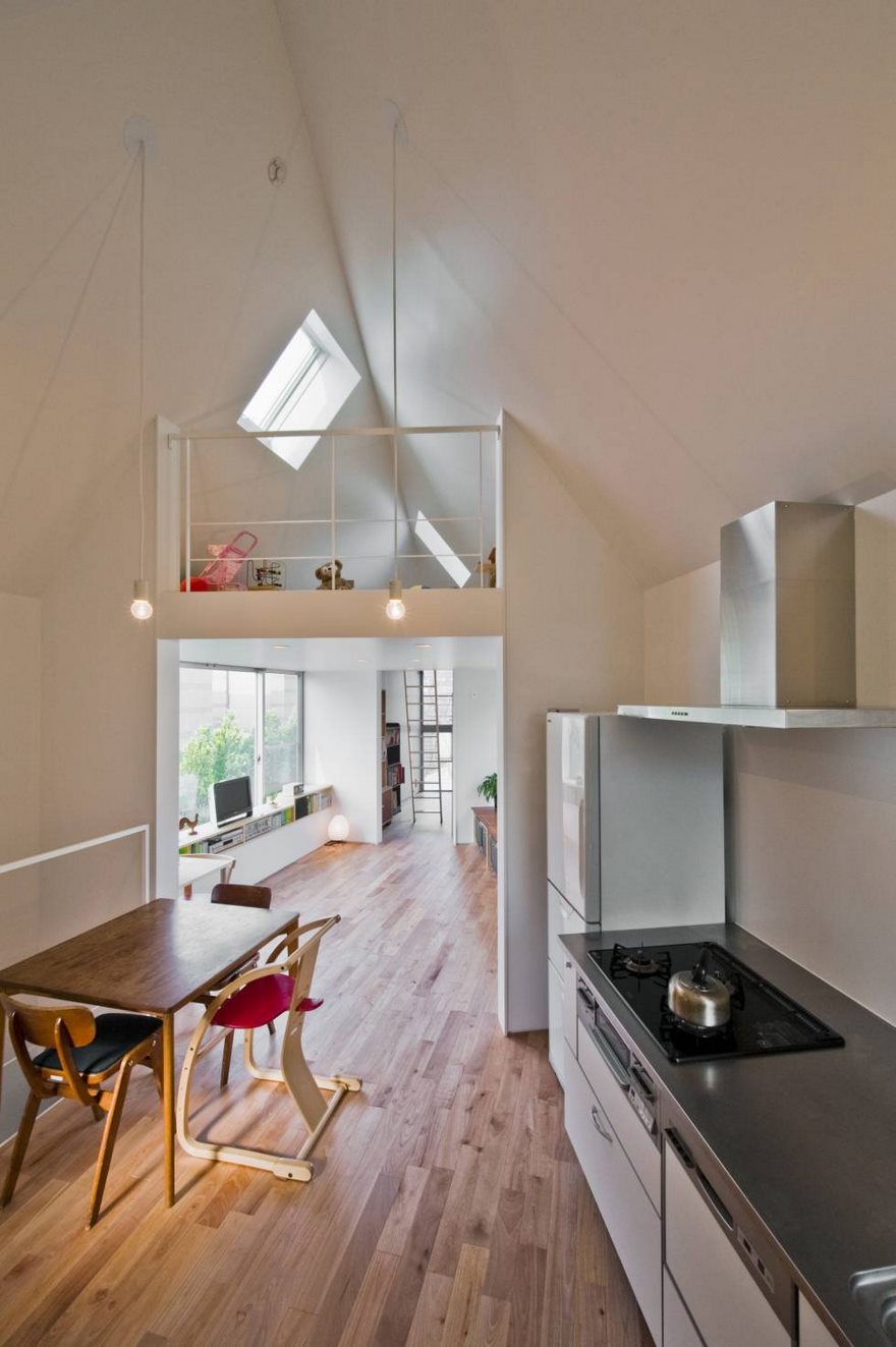 Minimalism Makes This Tiny  House  Spacious and Beautiful  